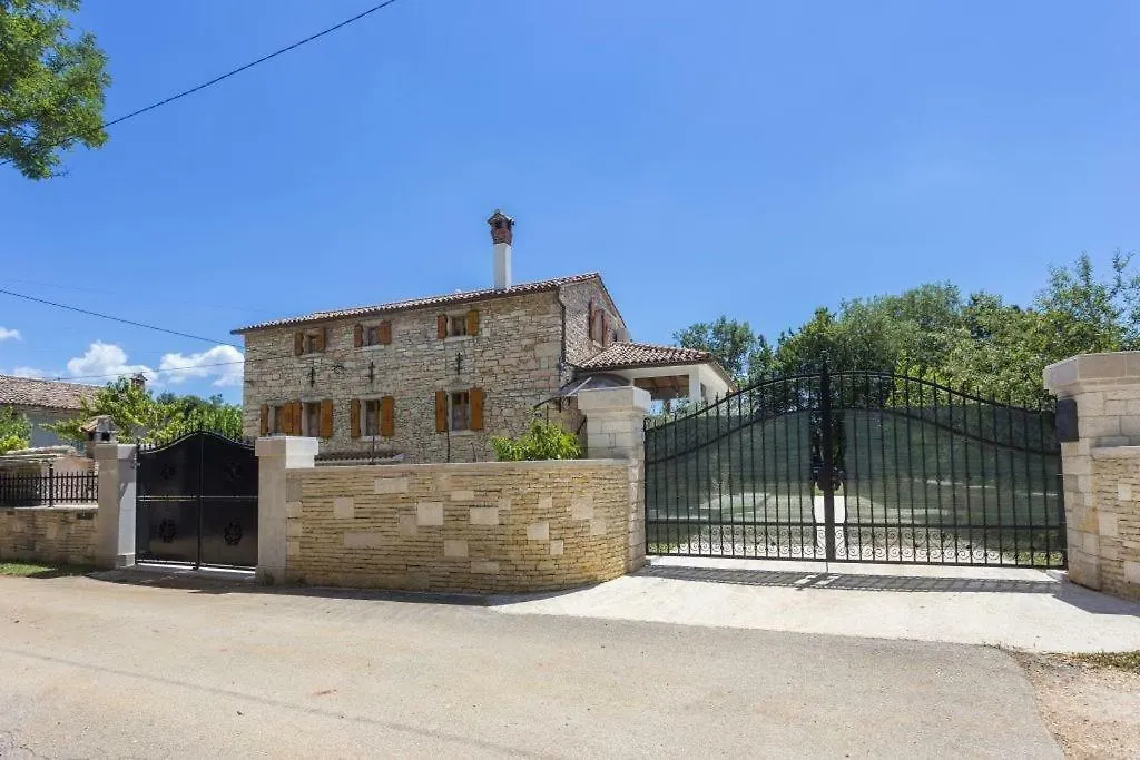 Holiday House Matija With A Pool Svetvincenat 0*,